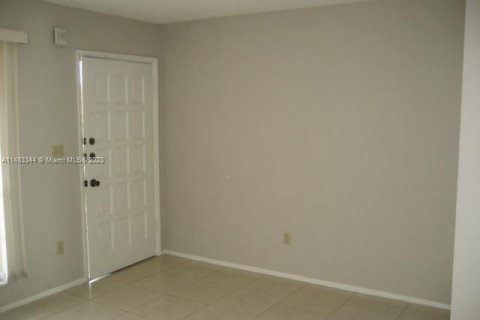 Condominio en alquiler en Miami, Florida, 1 dormitorio, 45.52 m2 № 911059 - foto 8