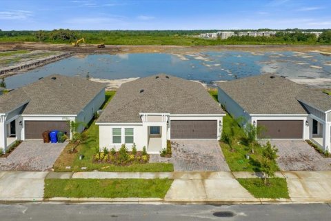 Villa ou maison à vendre à Kissimmee, Floride: 4 chambres, 179.86 m2 № 1320228 - photo 3