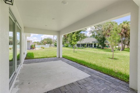 House in Port Charlotte, Florida 4 bedrooms, 144.56 sq.m. № 1320227 - photo 10