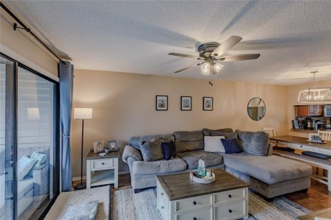 Condo in Bradenton, Florida, 2 bedrooms  № 1381357 - photo 10