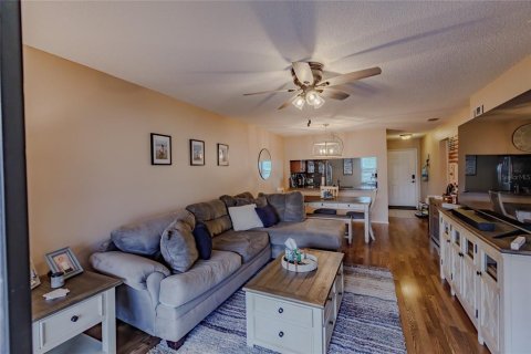 Condo in Bradenton, Florida, 2 bedrooms  № 1381357 - photo 11