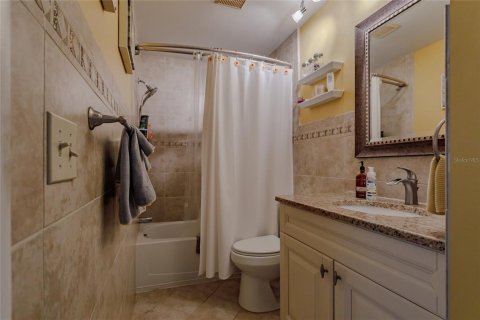 Condo in Bradenton, Florida, 2 bedrooms  № 1381357 - photo 24