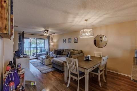 Condo in Bradenton, Florida, 2 bedrooms  № 1381357 - photo 9