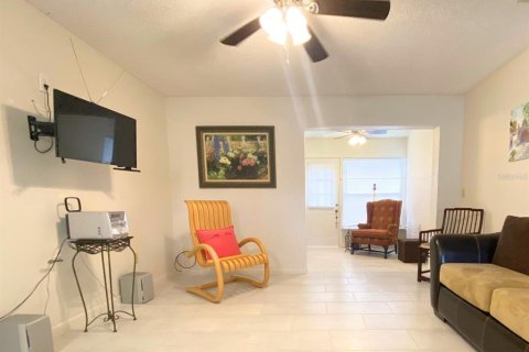 Copropriété à vendre à DeLand, Floride: 2 chambres, 90.95 m2 № 1381392 - photo 4