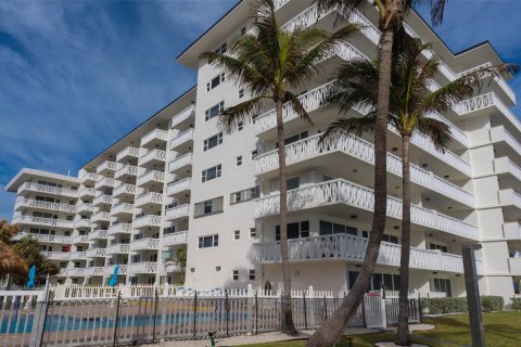 Condominio en venta en Hillsboro Beach, Florida, 2 dormitorios, 87.98 m2 № 992078 - foto 22