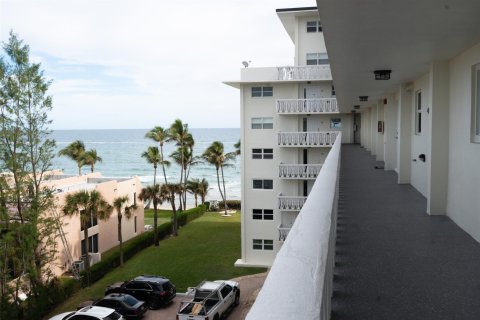 Condominio en venta en Hillsboro Beach, Florida, 2 dormitorios, 87.98 m2 № 992078 - foto 18