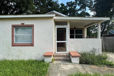 House in Tampa, Florida 2 bedrooms, 83.15 sq.m. № 1339312 - photo 1