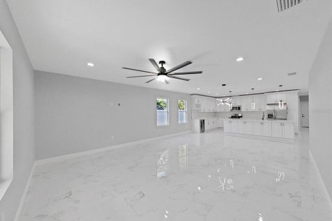 Villa ou maison à vendre à Tampa, Floride: 3 chambres, 142.98 m2 № 1339249 - photo 9