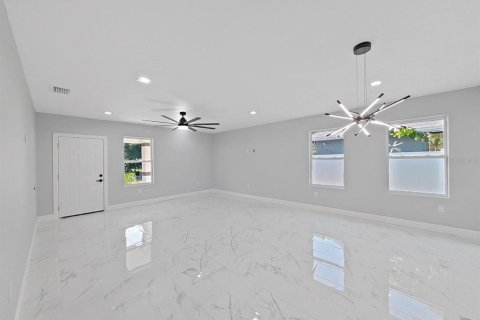 Villa ou maison à vendre à Tampa, Floride: 3 chambres, 142.98 m2 № 1339249 - photo 16