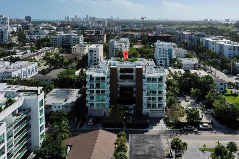 Condo in Bay Harbor Islands, Florida, 2 bedrooms  № 1315588 - photo 21