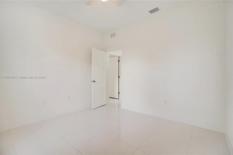 Casa en venta en Lehigh Acres, Florida, 3 dormitorios, 130.62 m2 № 1167940 - foto 20