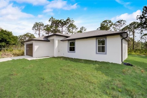 Casa en venta en Lehigh Acres, Florida, 3 dormitorios, 130.62 m2 № 1167940 - foto 2