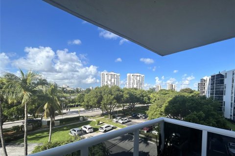 Condominio en venta en Aventura, Florida, 2 dormitorios, 92.53 m2 № 1319372 - foto 14