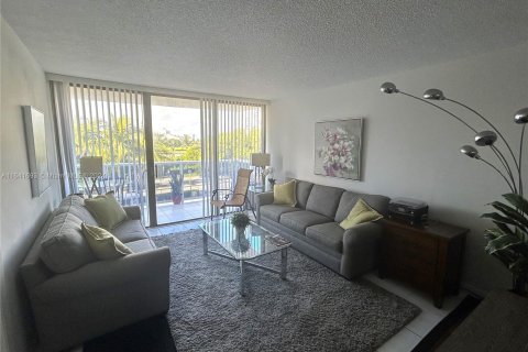 Copropriété à vendre à Aventura, Floride: 2 chambres, 92.53 m2 № 1319372 - photo 2