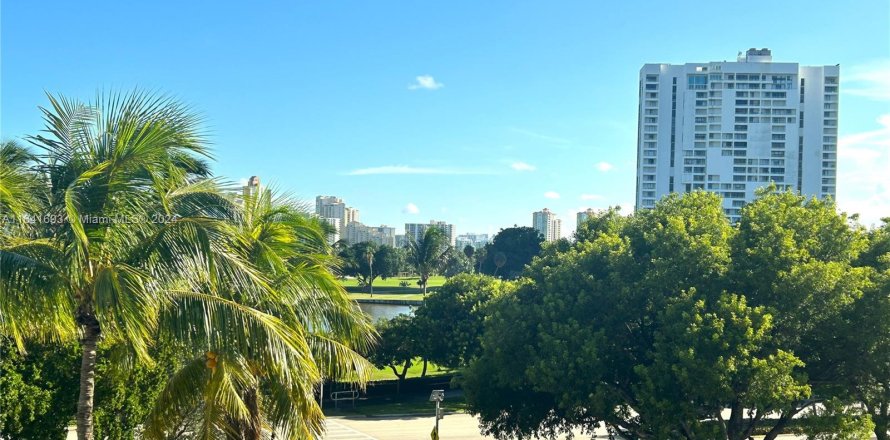 Condo à Aventura, Floride, 2 chambres  № 1319372