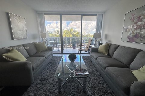 Condo in Aventura, Florida, 2 bedrooms  № 1319372 - photo 3