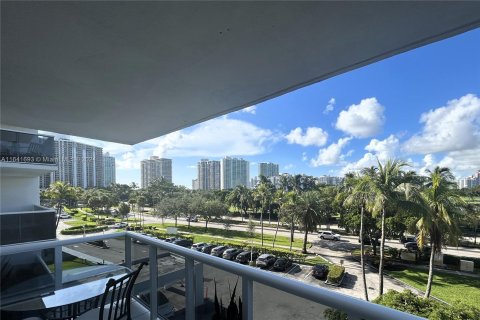 Copropriété à vendre à Aventura, Floride: 2 chambres, 92.53 m2 № 1319372 - photo 15