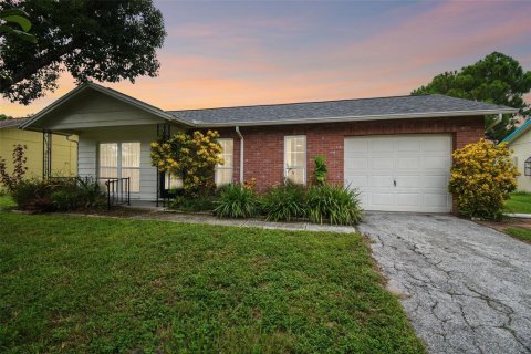 Villa ou maison à vendre à New Port Richey, Floride: 2 chambres, 102.19 m2 № 1374079 - photo 1