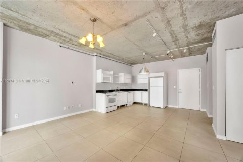 Copropriété à vendre à Miami, Floride: 59.27 m2 № 1403081 - photo 1