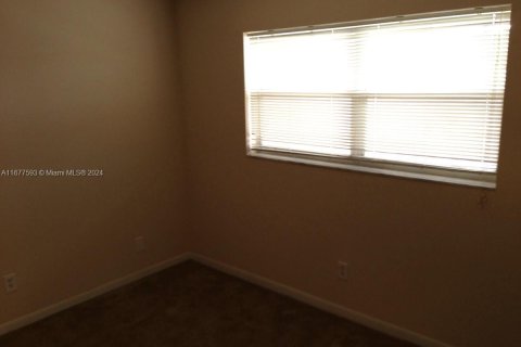 Condo in Tamarac, Florida, 2 bedrooms  № 1403126 - photo 6