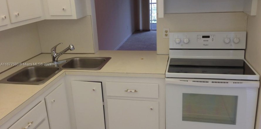 Condo in Tamarac, Florida, 2 bedrooms  № 1403126