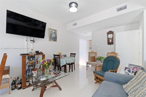 Townhouse in Homestead, Florida 4 bedrooms, 133.22 sq.m. № 1231940 - photo 5