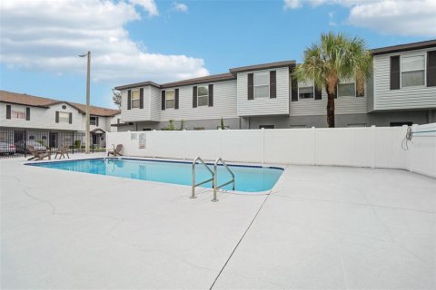 Townhouse in Tampa, Florida 2 bedrooms, 123.93 sq.m. № 1359194 - photo 23