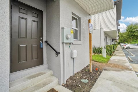 Townhouse in Tampa, Florida 2 bedrooms, 123.93 sq.m. № 1359194 - photo 2