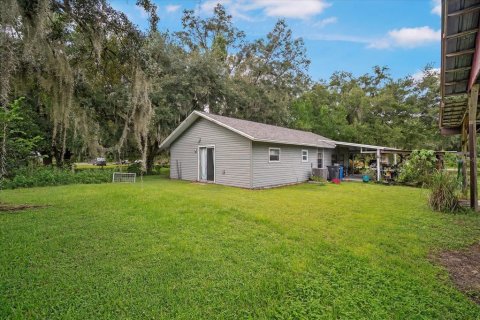 House in Zephyrhills, Florida 3 bedrooms, 113.43 sq.m. № 1359205 - photo 4