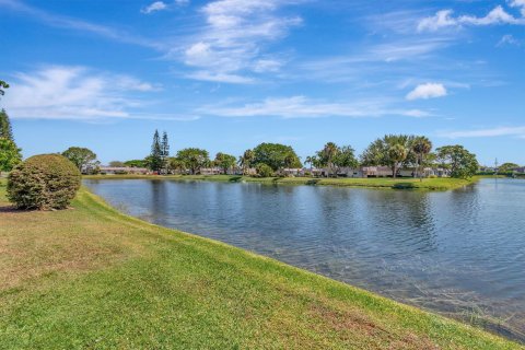 Condo in Delray Beach, Florida, 2 bedrooms  № 1118529 - photo 16