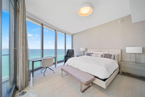 Condominio en venta en Sunny Isles Beach, Florida, 4 dormitorios, 286.14 m2 № 923871 - foto 24