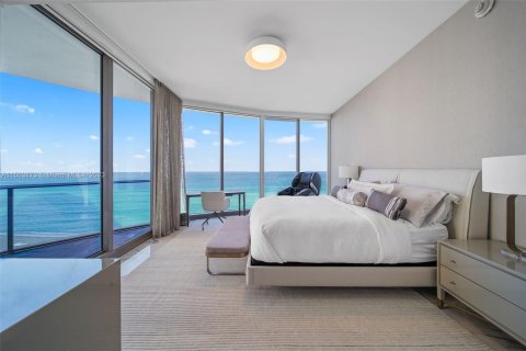 Condominio en venta en Sunny Isles Beach, Florida, 4 dormitorios, 286.14 m2 № 923871 - foto 14