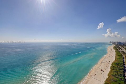 Condo in Sunny Isles Beach, Florida, 4 bedrooms  № 923871 - photo 2