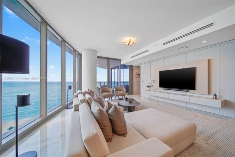 Condo in Sunny Isles Beach, Florida, 4 bedrooms  № 923871 - photo 8