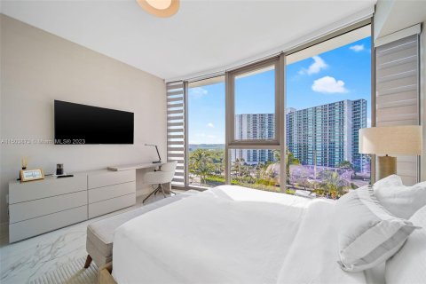 Condo in Sunny Isles Beach, Florida, 4 bedrooms  № 923871 - photo 27