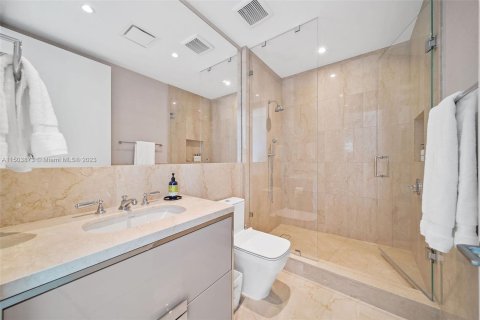 Condo in Sunny Isles Beach, Florida, 4 bedrooms  № 923871 - photo 22