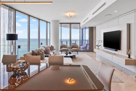 Condominio en venta en Sunny Isles Beach, Florida, 4 dormitorios, 286.14 m2 № 923871 - foto 7