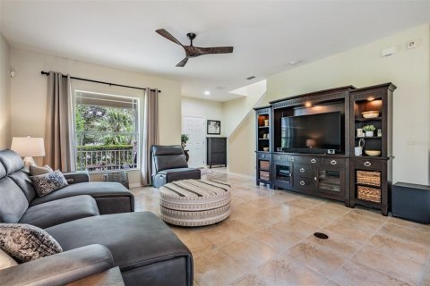 House in Land O' Lakes, Florida 5 bedrooms, 272.3 sq.m. № 1362108 - photo 8