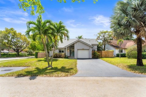 Villa ou maison à vendre à Coral Springs, Floride: 3 chambres, 173.73 m2 № 1078391 - photo 1