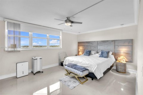 Condominio en venta en Miami Gardens, Florida, 4 dormitorios, 181.72 m2 № 1078295 - foto 12