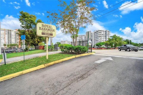 Condominio en venta en Miami Gardens, Florida, 4 dormitorios, 181.72 m2 № 1078295 - foto 22