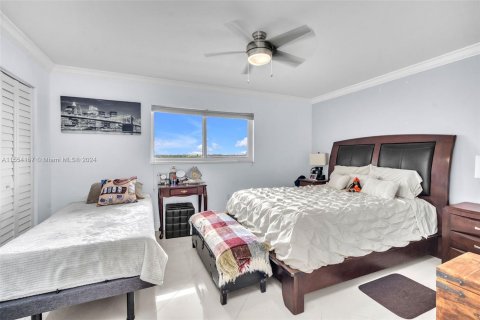 Condominio en venta en Miami Gardens, Florida, 4 dormitorios, 181.72 m2 № 1078295 - foto 18