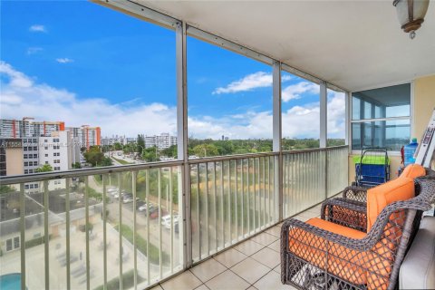 Condominio en venta en Miami Gardens, Florida, 4 dormitorios, 181.72 m2 № 1078295 - foto 24