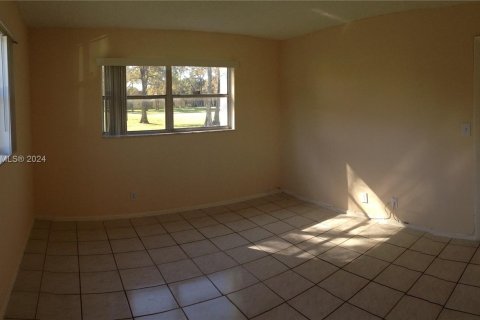 Copropriété à vendre à Tamarac, Floride: 2 chambres, 88.16 m2 № 1375608 - photo 8