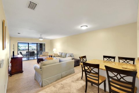 Condo in Hobe Sound, Florida, 2 bedrooms  № 1146621 - photo 25