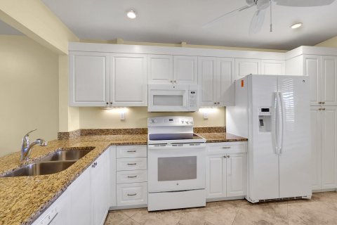 Condo in Hobe Sound, Florida, 2 bedrooms  № 1146621 - photo 28