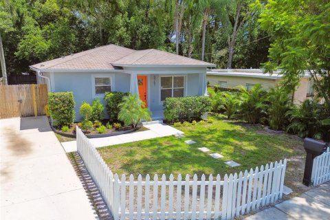 House in Tampa, Florida 3 bedrooms, 111.48 sq.m. № 1338336 - photo 6