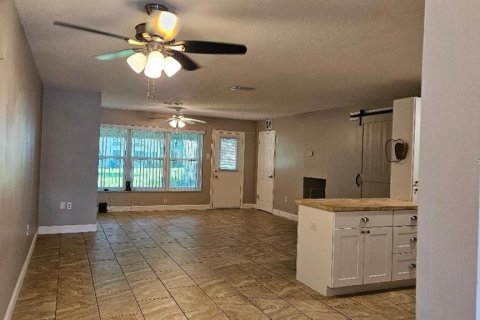 Condo in Saint Petersburg, Florida, 1 bedroom  № 1344217 - photo 3