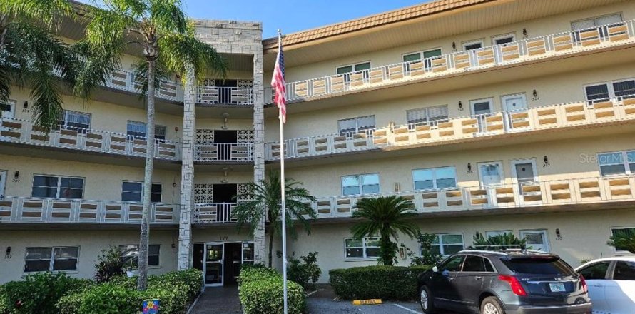 Condominio en Saint Petersburg, Florida, 1 dormitorio  № 1344217