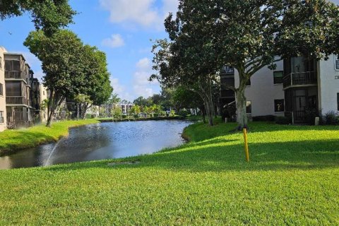 Condo in Saint Petersburg, Florida, 1 bedroom  № 1344217 - photo 12